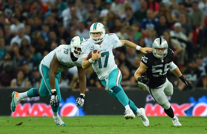Tannehill brilló en triunfo de los Delfines