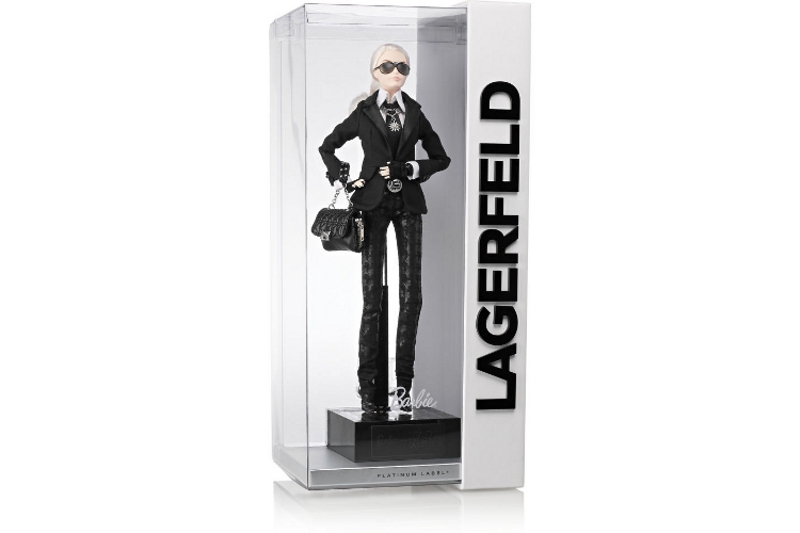 Barbie Lagerfeld es una colaboración entre Mattel y el diseñador de Chanel para celebrar los 55 años de la muñeca.