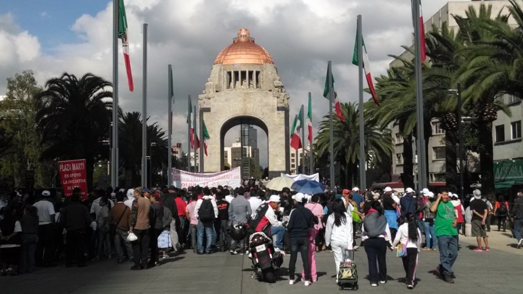 Los comerciantes se oponen a los operativos de los inspectores delegacionales y la propuesta del gobierno federal de entrar a la formalidad.