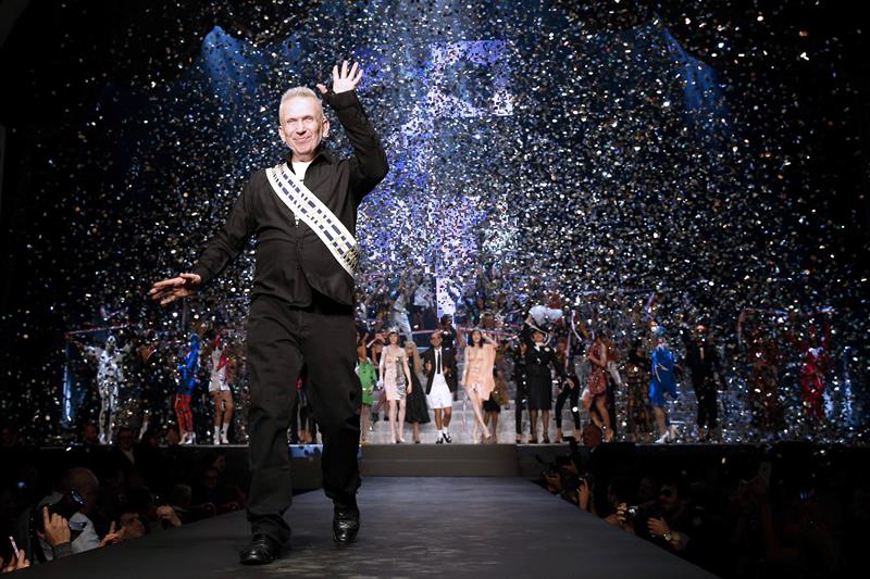 Jean-Paul Gaultier se despidió con una fiesta en la pasarela. 