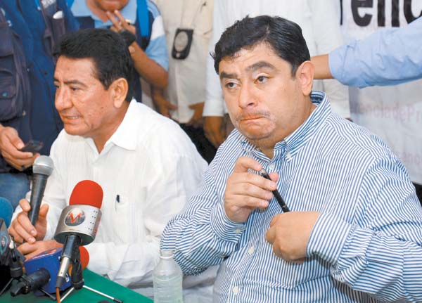 El procurador estatal, Iñaki Blanco Cabrera, en conferencia de prensa.