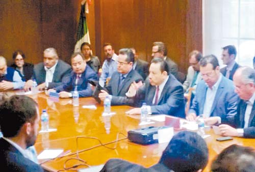El viernes pasado se reunieron autoridades del GDF, delegacionales, de la SCT y vecinos.