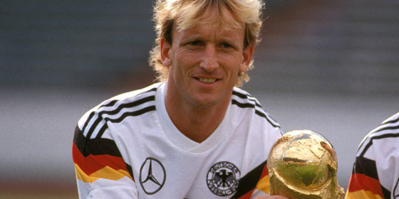 Andreas Brehme campeón con Alemania en Italia 90