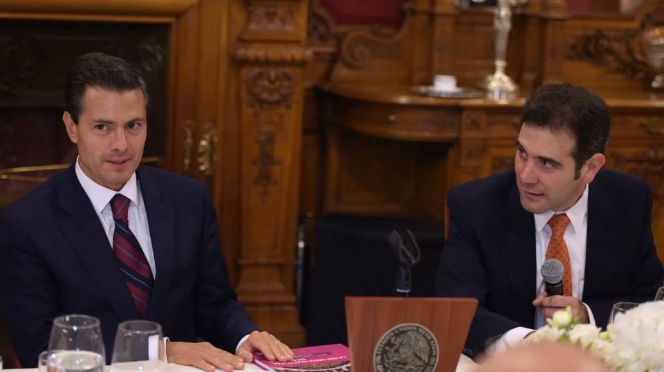 Enrique Peña Nieto y Lorenzo Córdova. 