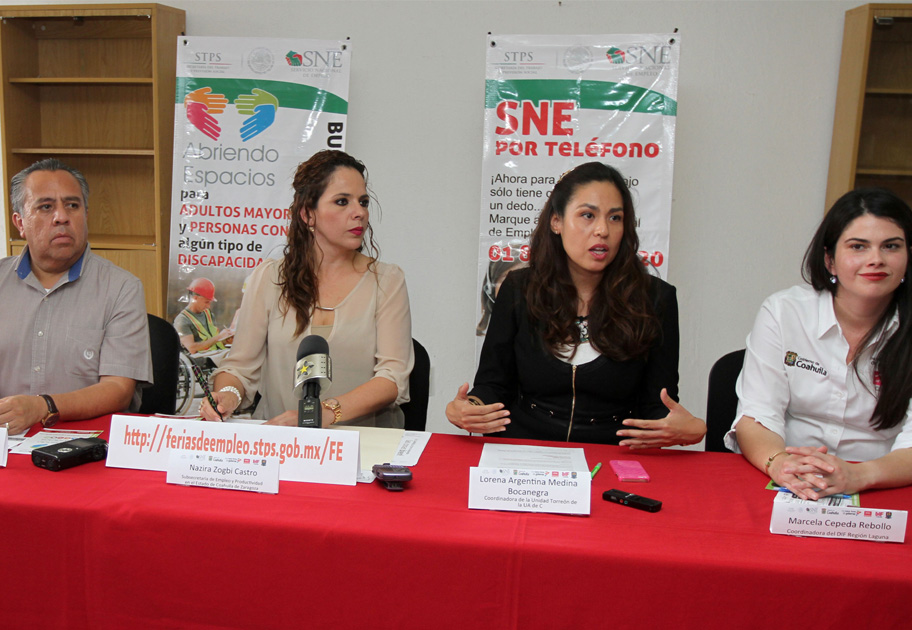 Representantes de UAdeC, DIF municipal y SNE