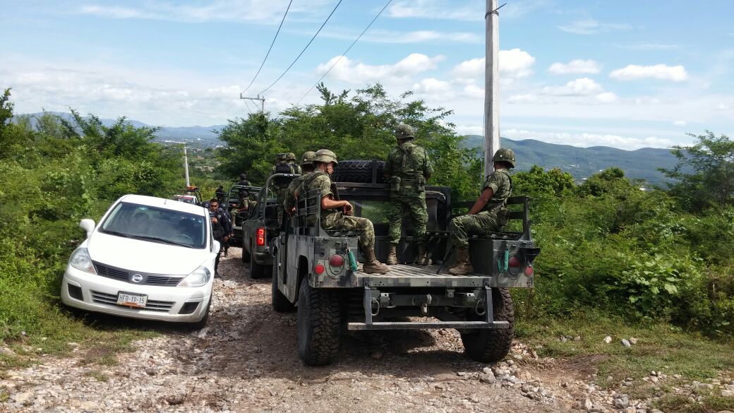 La zona está resguardada por militares.