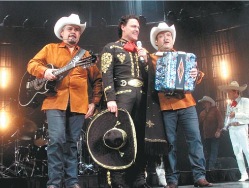 Los artistas volvieron a complacer a sus admiradores que se dieron cita en la Arena Monterrey. 