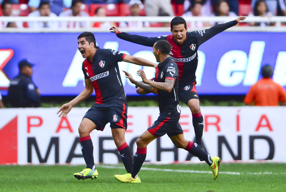 Enrique Pérez anotó el único gol del Clásico Tapatío