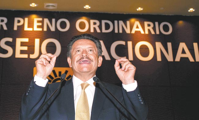 Debido a irrupción en el presidium, encabezada por Dolores Padierna, René Bejarano, Aleida Alavez y Armando Quintero, se canceló el último mensaje de 