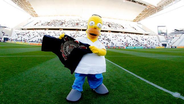 Homero Simpson alentó al Corinthians frente al Recife 