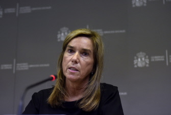La ministra de Salud española, Ana Mato, intentó tranquilizar a la población en la rueda de prensa