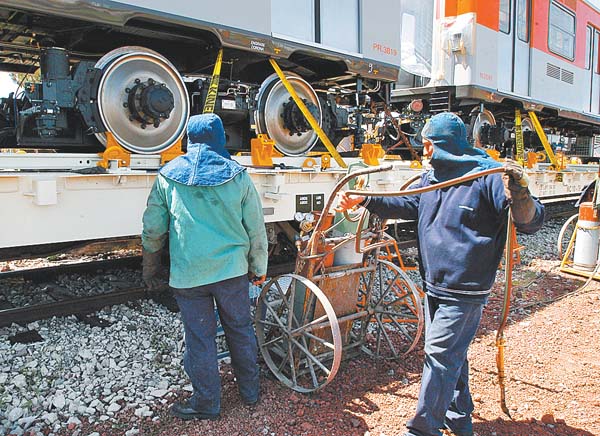 Piden hasta seis meses para presentar proyectos para el nuevo tren.