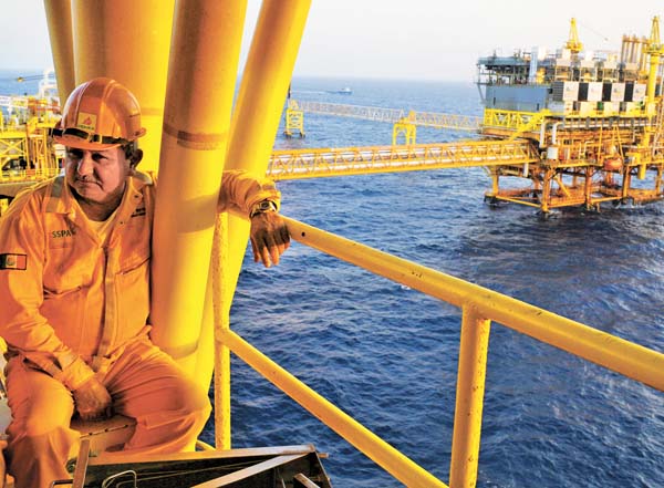 Con la revolución del "gas shale", EU tendrá una recuperación por décadas en exportaciones de petróleo, según analistas.