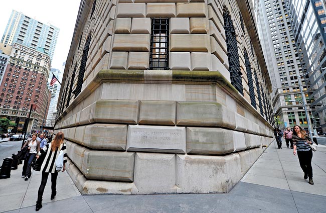 Edificio del banco central de EU en Nueva York. 
