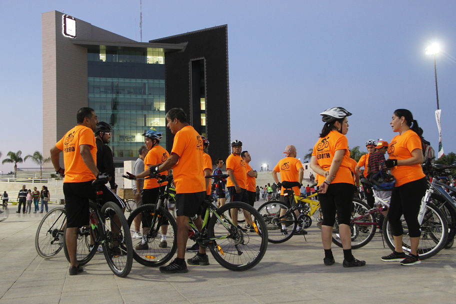 Integrantes de Ecociclismo, Bicionarias Laguna, Laguna Bike, Ecociclismo 2.0, Ruedas del Desierto, Bicilaguna y TRC, acudieron al llamado del Festival