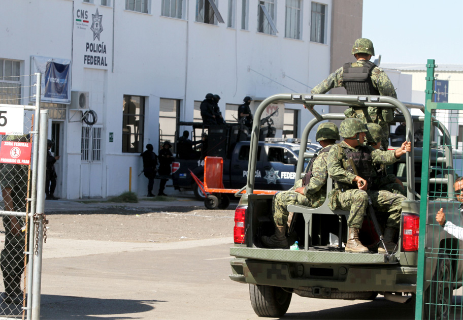 Operativo montado en el Aeropuerto Internacional de Torreón, tras la captura de Vicente Carrillo Fuentes