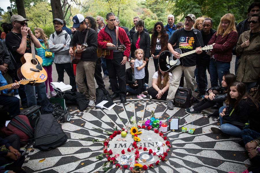 Personas de todas las edades se reunieron en Central Park. 