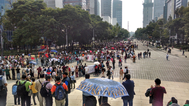 Marcha de estudiantes del Poli.