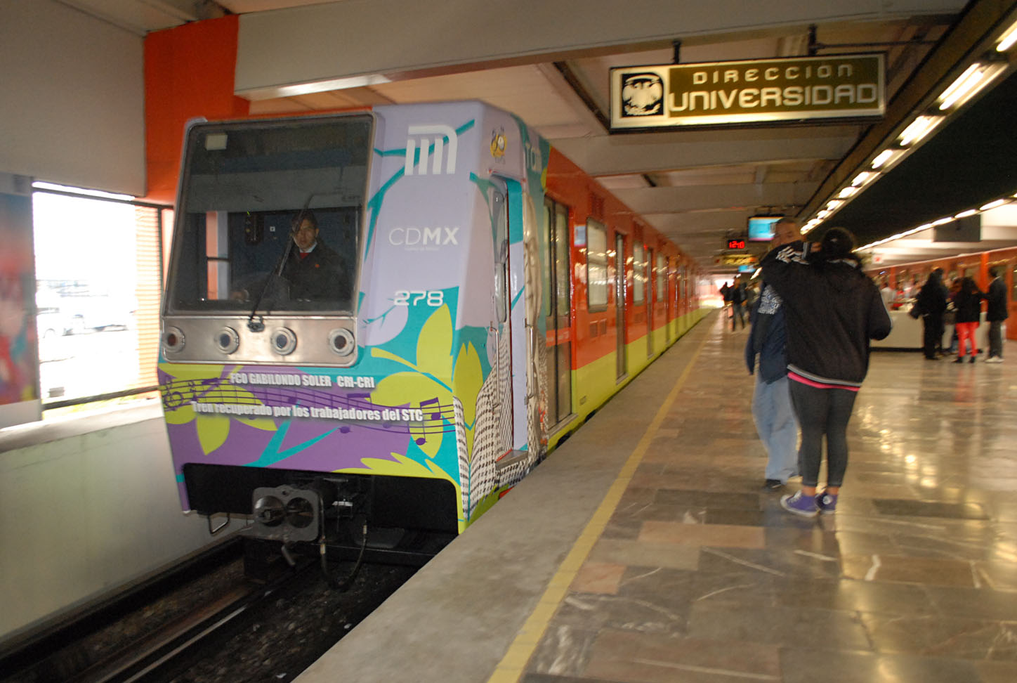 Tren rehabilitado del Metro.