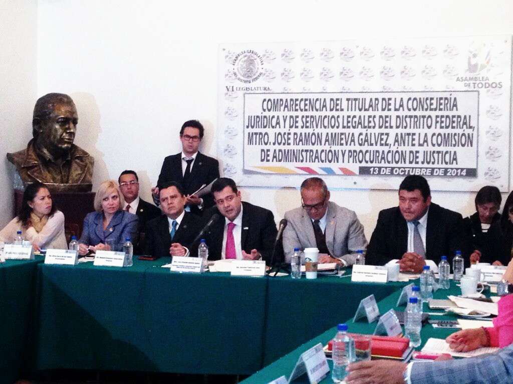 José Ramón Amieva, titular de la Consejería Jurídica capitalina, durante su comparecencia ante la ALDF.