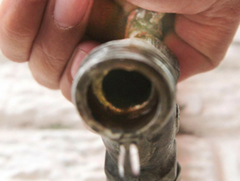 El restablecimiento total del sumnistro de agua potable en Azcapotzalco se hará posible hasta este martes, luego de los trabajos de mantenimiento en e