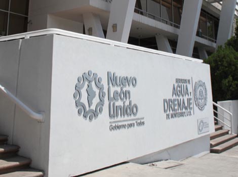 Servicios de Agua y Drenaje. 