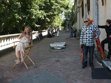 Thalía compartió el detrás de cámaras de la grabación de su nuevo videoclip.