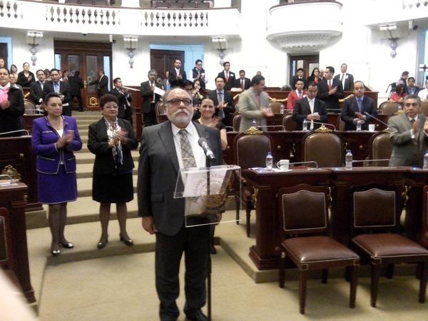 José Alfonso Bouzas Ortiz durante la toma de protesta en la ALDF