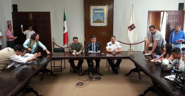 El secretario de Gobierno de Morelos, Matías Quiroz y el fiscal Rodrigo Dorantes, dieron una conferencia de prensa para informar sobre la muerte del j