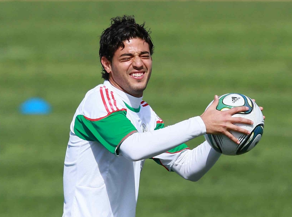 Carlos Vela en un entrenamiento con el Tri 
