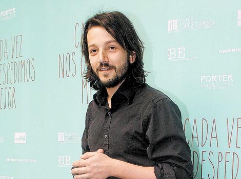 El "Charolastra" venció el miedo al micrófono y aceptó interpretar ocho temas para el "soundtrack"