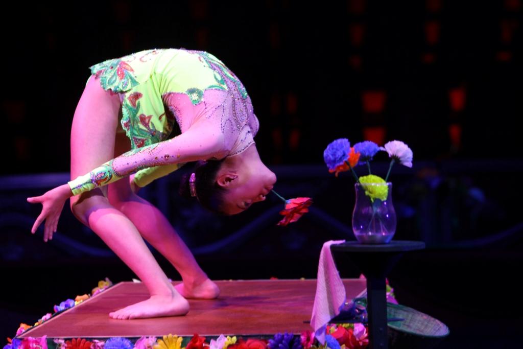 Contorsionista que será parte de la nueva etapa del Circo Atayde Hermanos