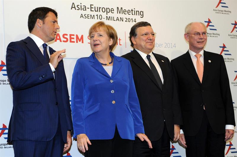 El primer ministro italiano, Matteo Renzi; la canciller alemana, Angela Merkel; el presidente de la Comisión Europea, Jose Manuel Durao Barroso; y el 