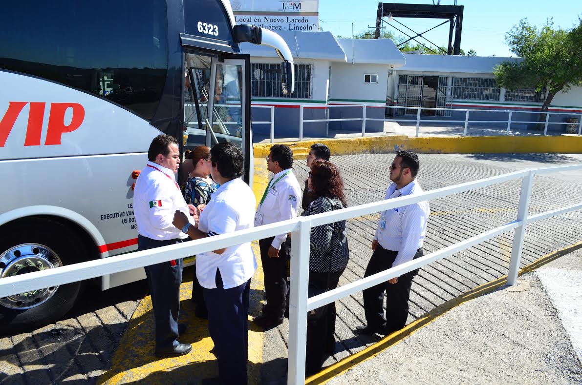 La Coepris local, mantiene un modulo en donde inspeccionan autobuses turísticos.