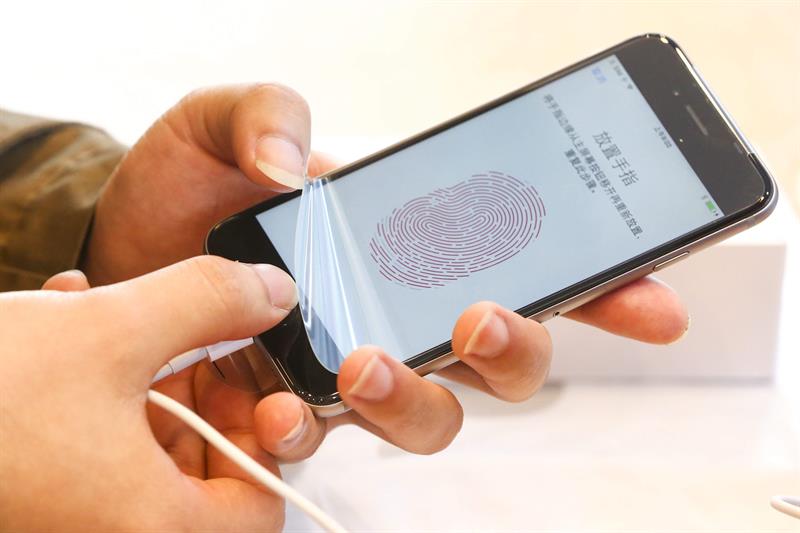 El iPhone 6 llegó con un mes de retraso al mercado de China.