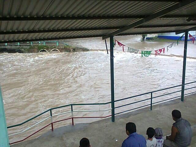 Las lluvias desbordaron varios ríos y arroyos.