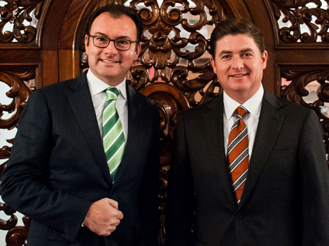 El secretario de Hacienda, Luis Videgaray Caso; y el gobernador Rodrigo Medina de la Cruz.