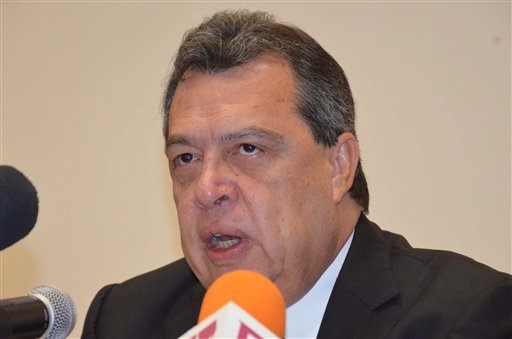 Ángel Aguirre dijo que solicitar licencia al cargo fue "una decisión responsable".