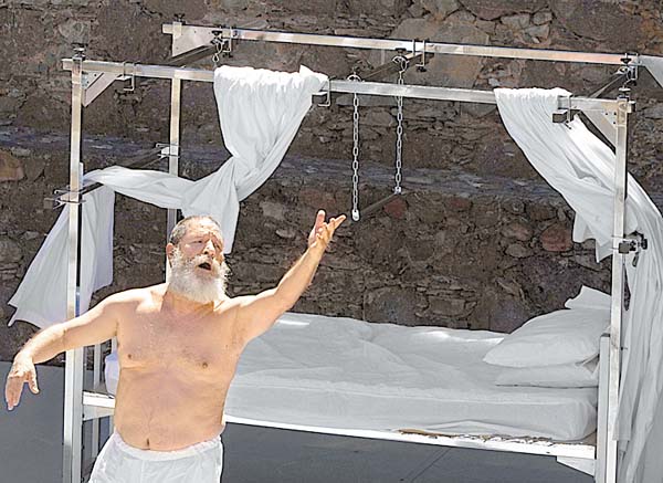 La pieza está inspirada en "El Rey Lear", de Shakespeare.