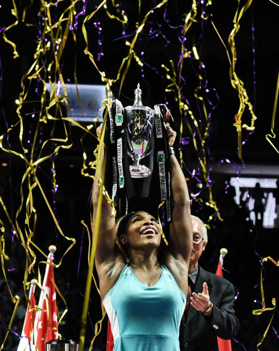 Serena Williams con el título del Master de Singapur 