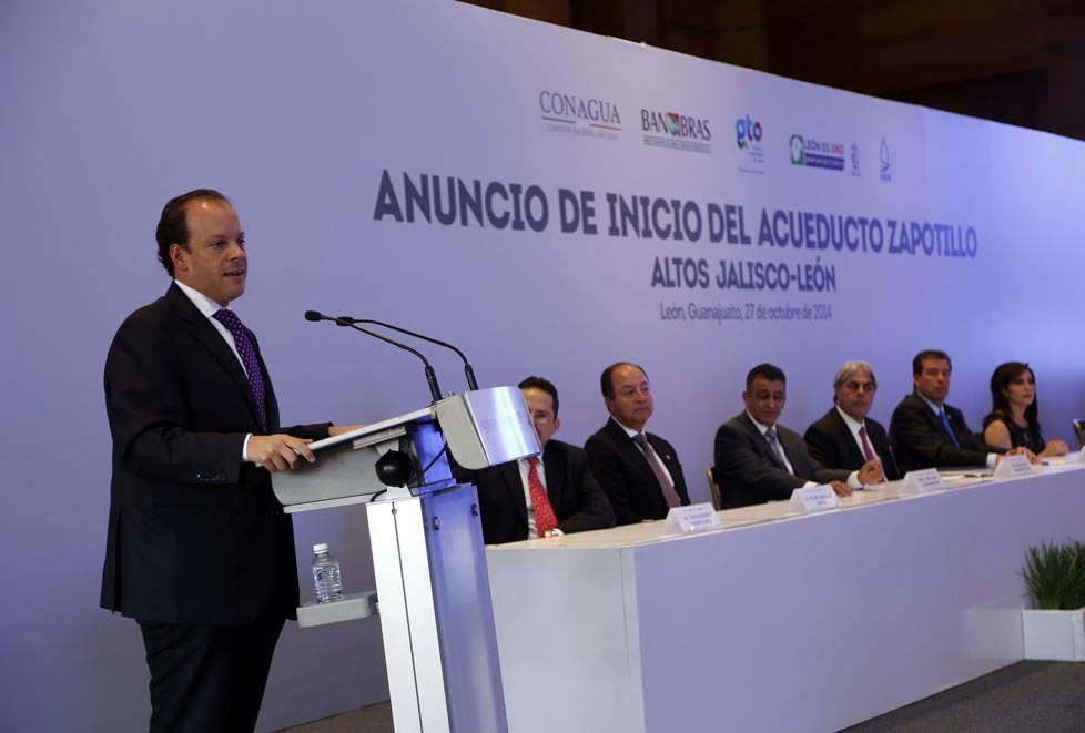 David Korenfel, director general de la Conagua, en gira por la ciudad de León.