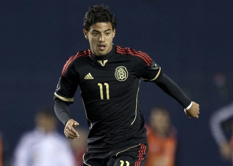 Carlos Vela en un juego con la selección mexicana de futbol 