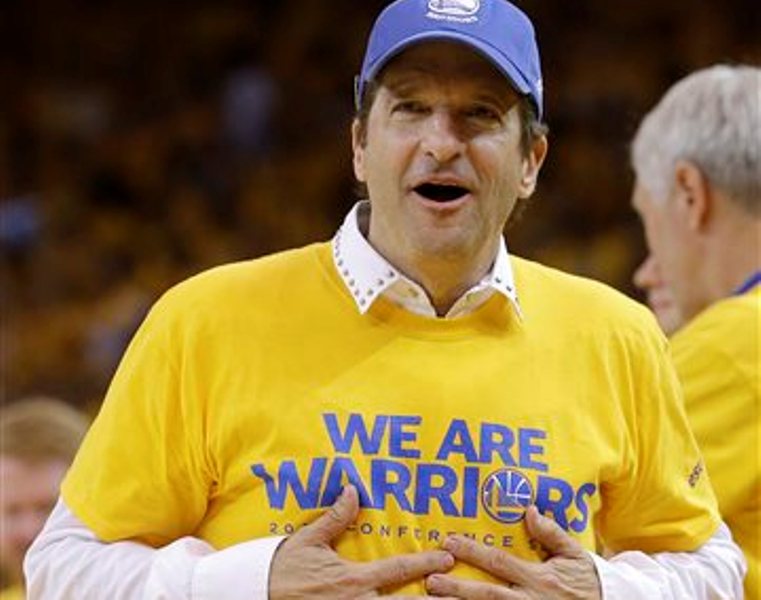 El copropietario de los Warriors de Golden State, Peter Guber