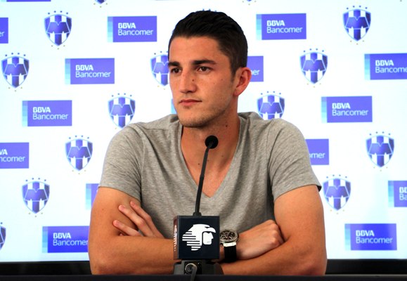 Hiram Mier en conferencia de prensa