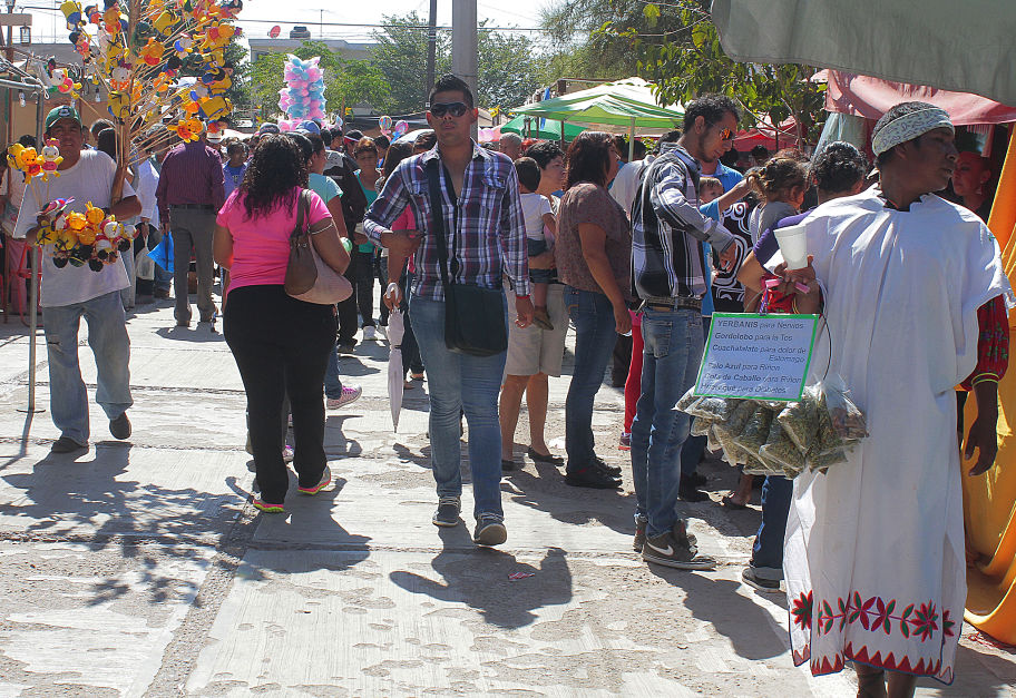 Cientos de creyentes se congregaron para agradeces al santo por su ayuda y cuidado.