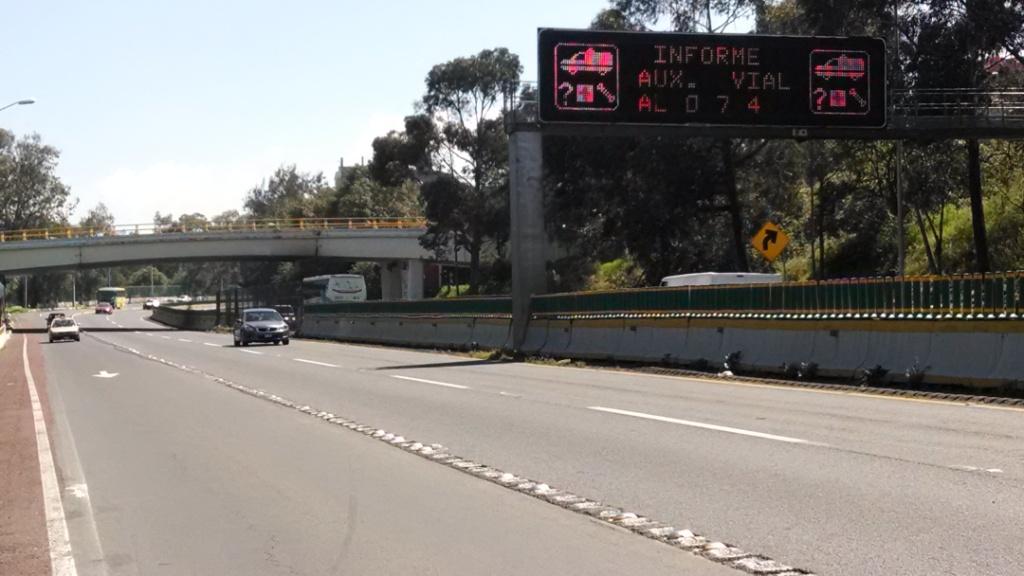 La entrada y salida de automóviles por dicha caseta se registra de manera normal.