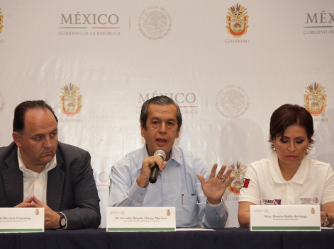 Se reunieron 16 funcionarios del gobierno de la República con el gobernador interino de Guerrero, Rogelio Ortega Martínez y la titular de la Sedesol, 