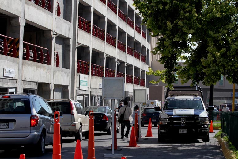 La vigilancia en el hospital donde convalece Reyes Martínez continúa.