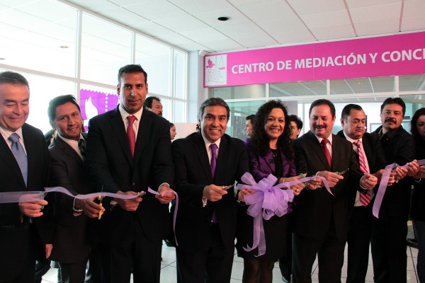El alcalde de Zumpango, Abel Domínguez, inauguró el Centro Regional de Mediación, Conciliación y Justicia Restaurativa, que atenderá a habitantes de e