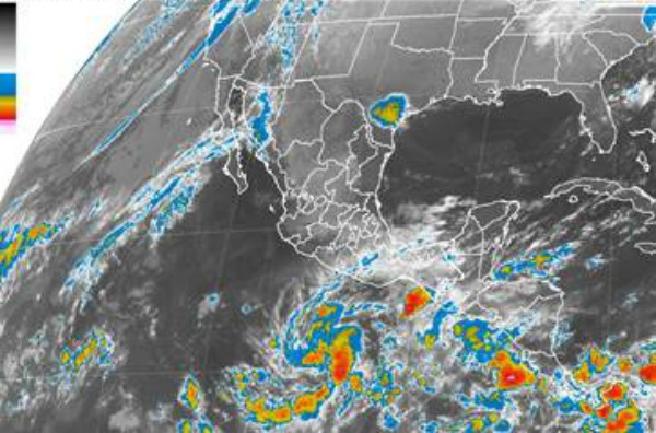 La tormenta tropical 'Vance' presenta rachas de viento de hasta 95 kilómetros por hora.
